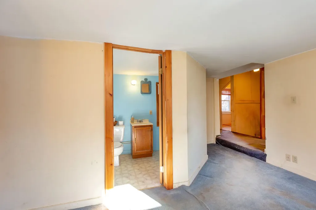 281 Shaker Road Gray ME 04039