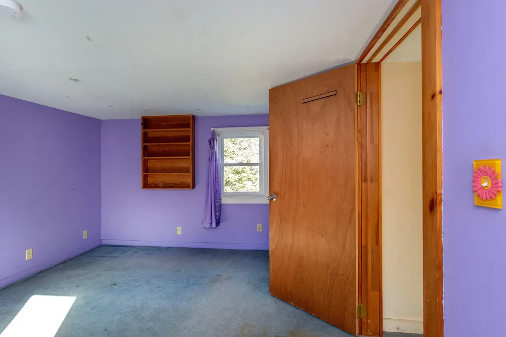 281 Shaker Road Gray ME 04039