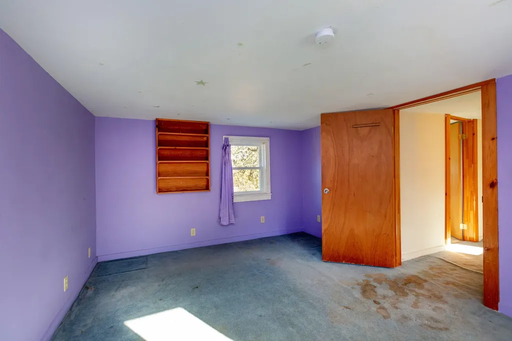 281 Shaker Road Gray ME 04039