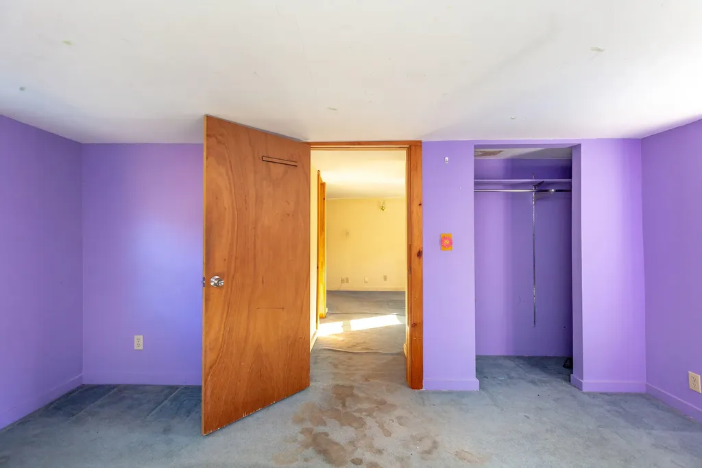 281 Shaker Road Gray ME 04039