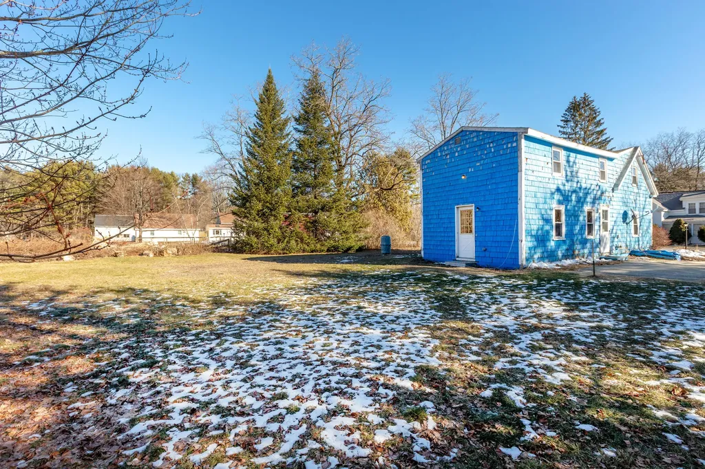 281 Shaker Road Gray ME 04039