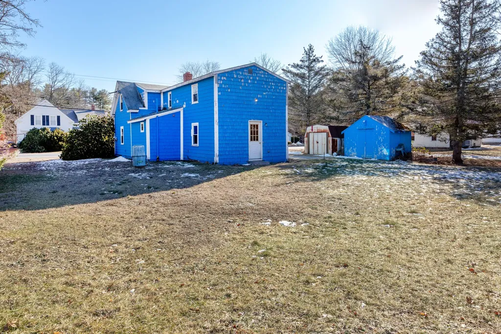 281 Shaker Road Gray ME 04039