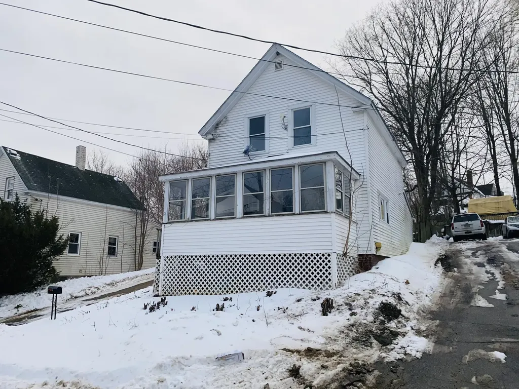 61 Newbury Street Auburn ME 04210