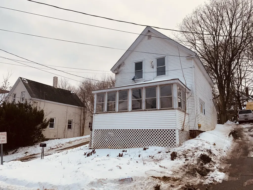 61 Newbury Street Auburn ME 04210