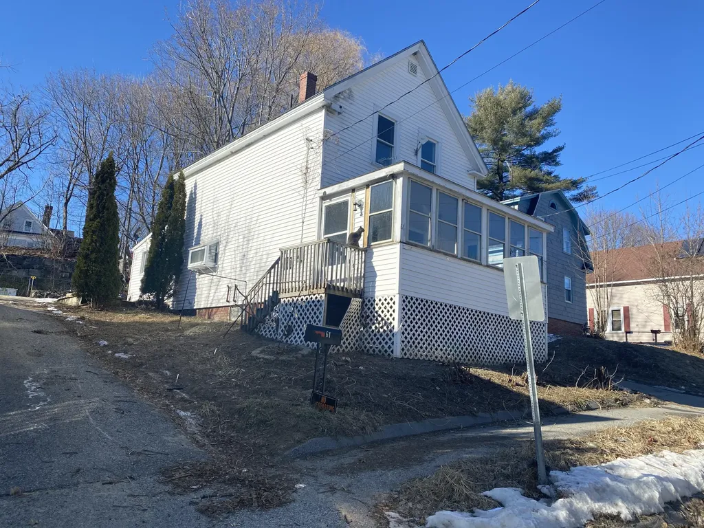 61 Newbury Street Auburn ME 04210