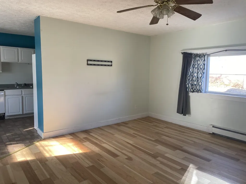 61 Newbury Street Auburn ME 04210