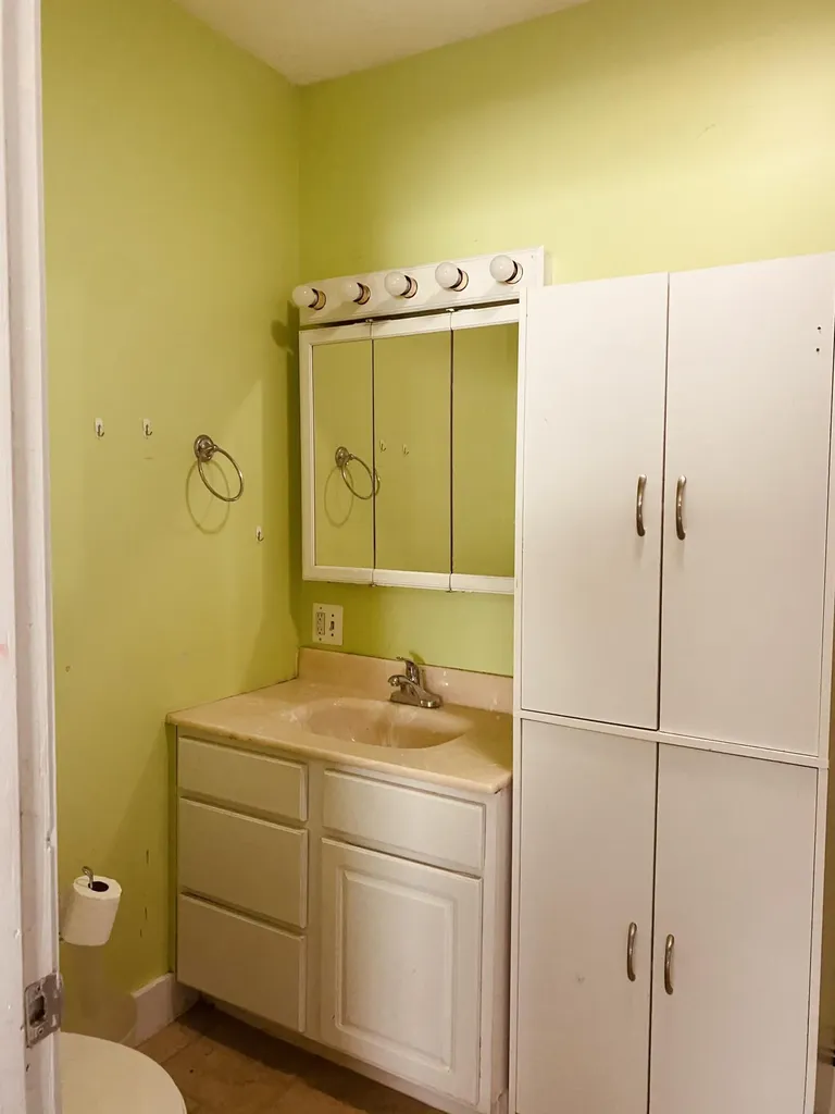 61 Newbury Street Auburn ME 04210