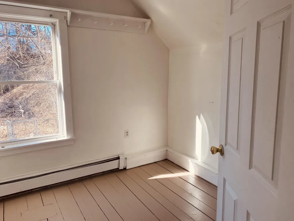 61 Newbury Street Auburn ME 04210