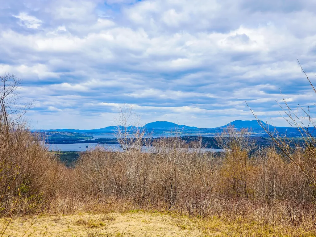M10 L15-18 Moosehead Isle Estates Greenville ME 04441