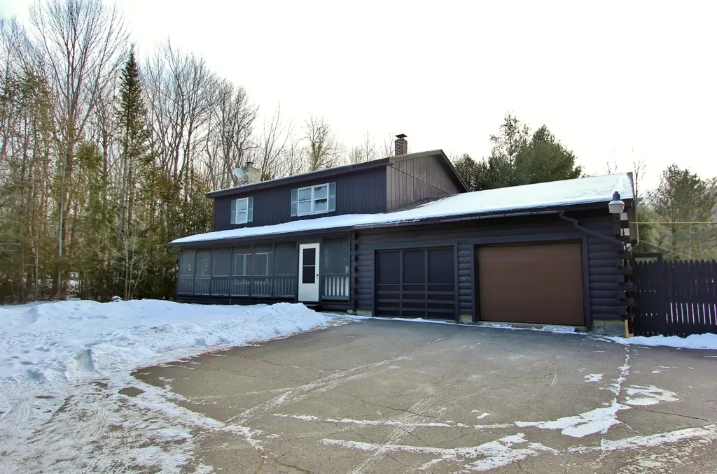 63 Burleigh Road Bangor ME 04401