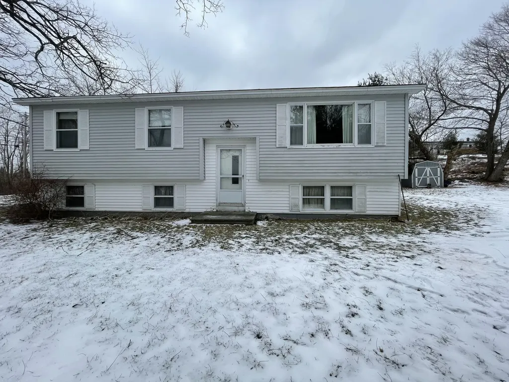 899 River Road Orrington ME 04474