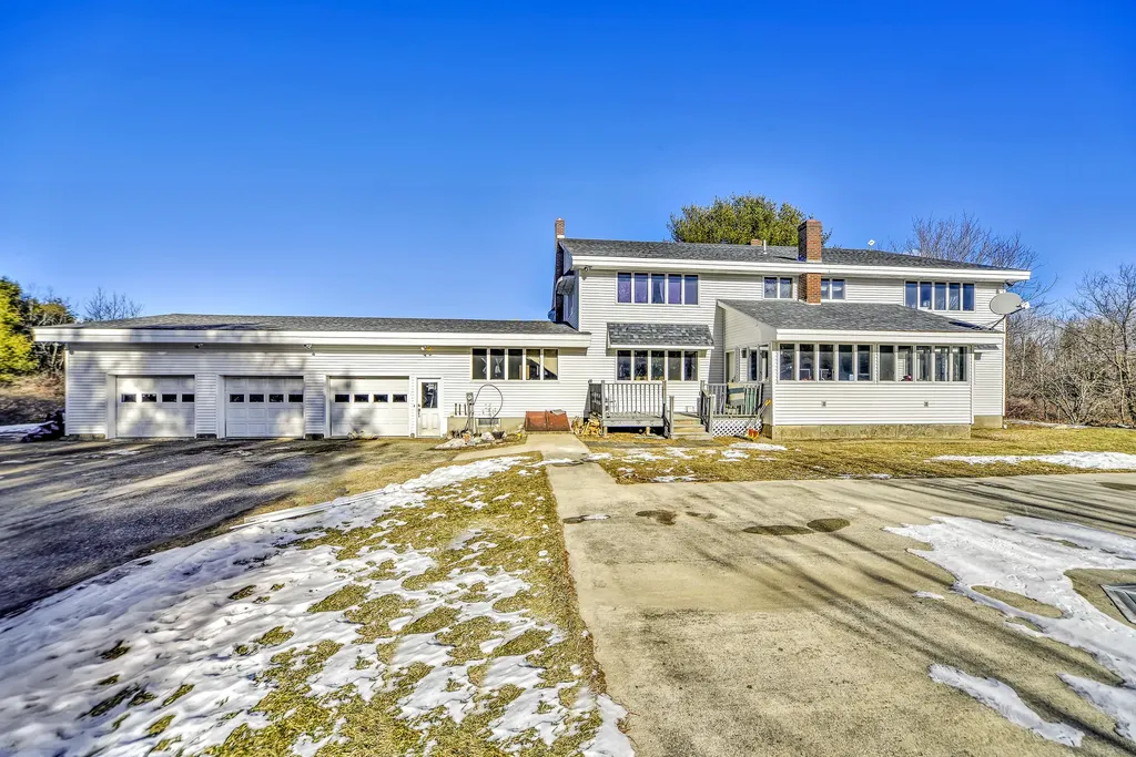 135 Hogan Road Lewiston ME 04240