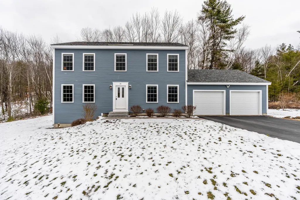 21 Brookfield Road Falmouth ME 04105