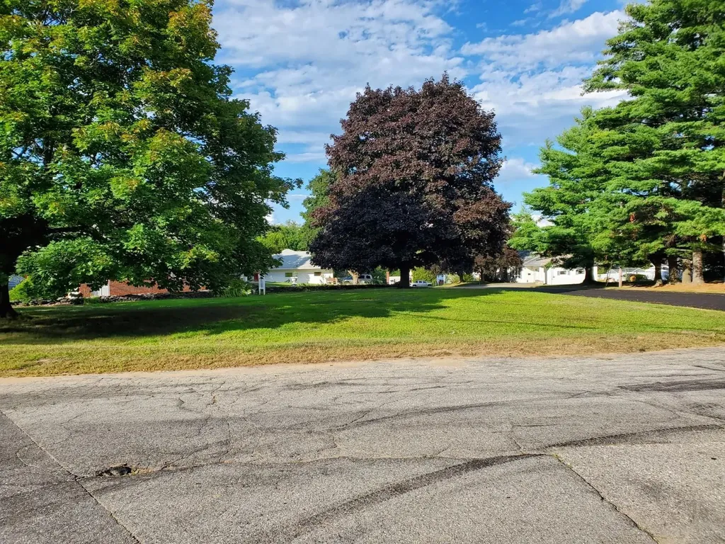 19 Clearwater Avenue Lewiston ME 04240