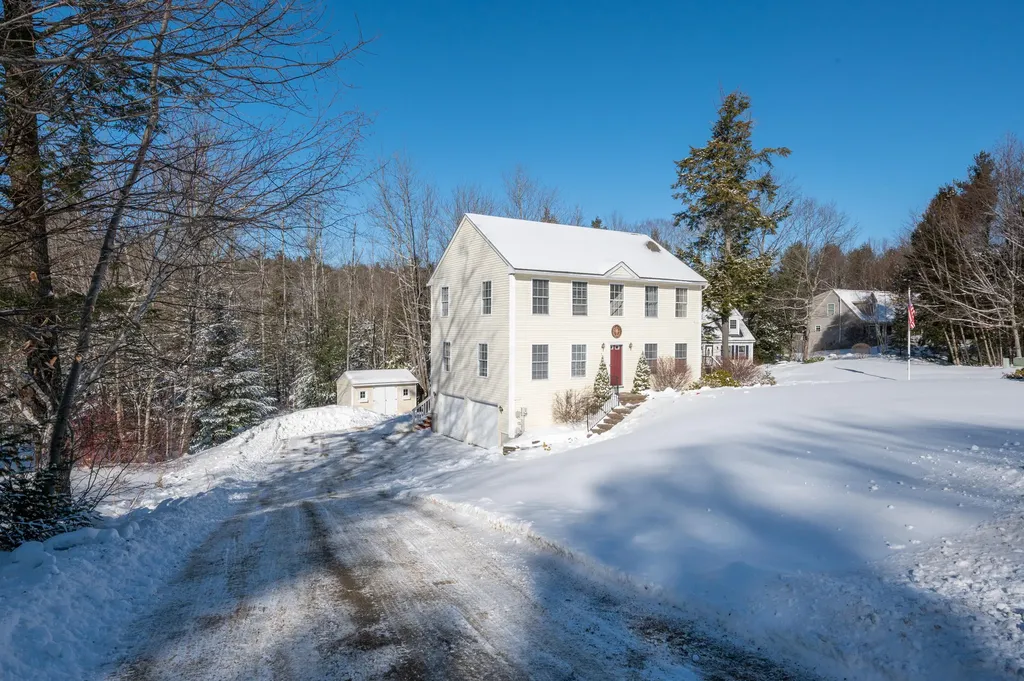 14 Graystone Road Gray ME 04039