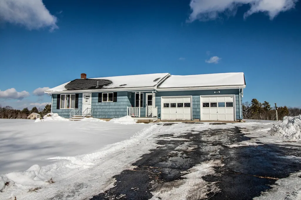 680 River Road Buxton ME 04093