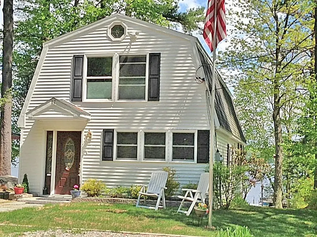 17 Mass Avenue Raymond ME 04071