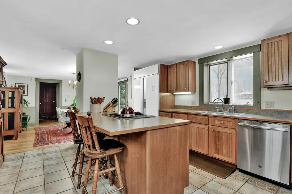 8 Pleasant Street Norway ME 04268