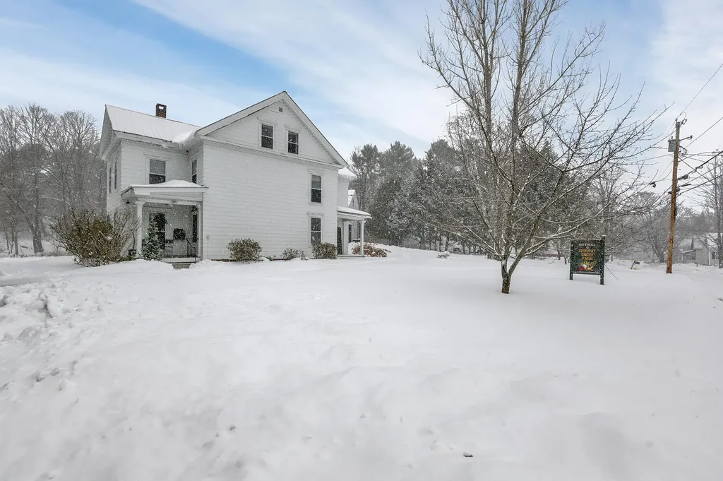 8 Pleasant Street Norway ME 04268