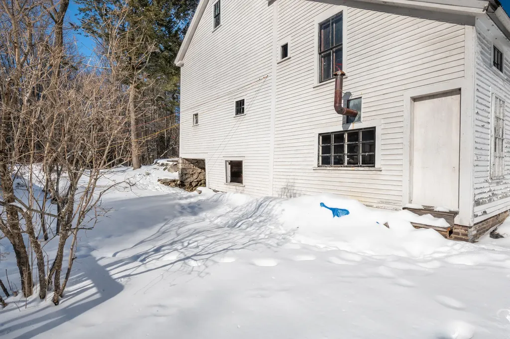 8 Pleasant Street Norway ME 04268