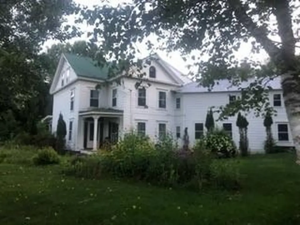 8 Pleasant Street Norway ME 04268