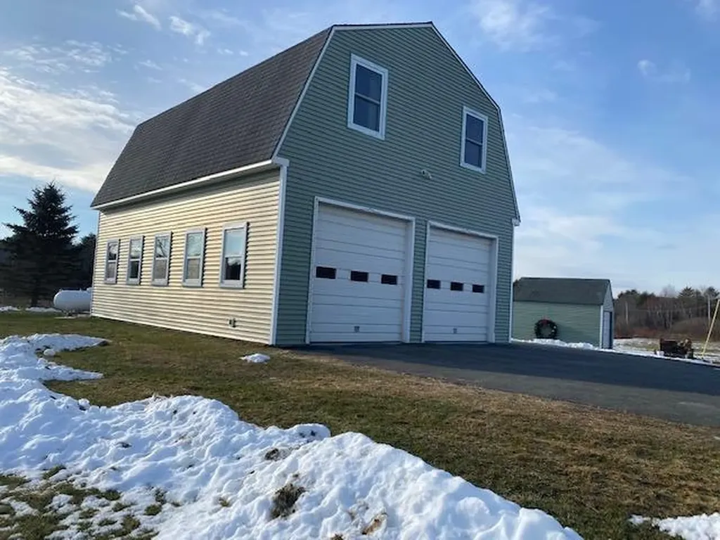 4 Primrose Lane West Gardiner ME 04345