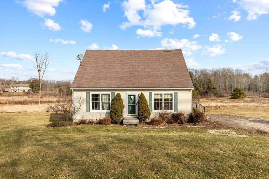 37 Dow Road Gorham ME 04038