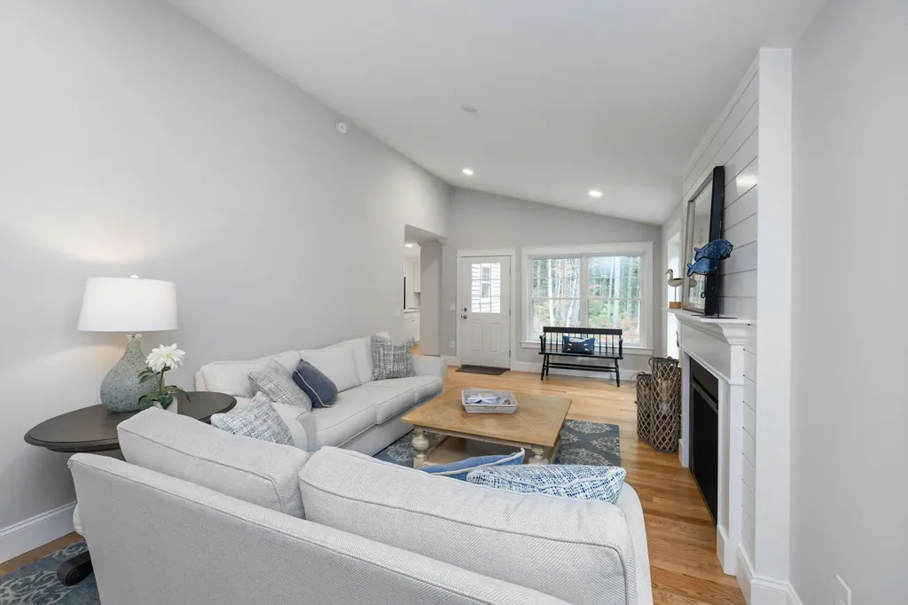 21 Webhannet Place Kennebunk ME 04043