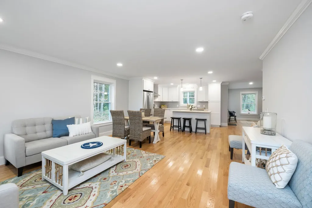 21 Webhannet Place Kennebunk ME 04043