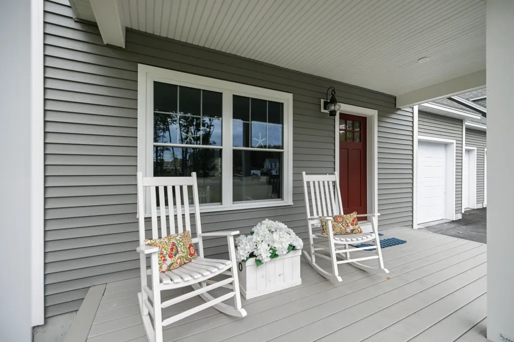 21 Webhannet Place Kennebunk ME 04043