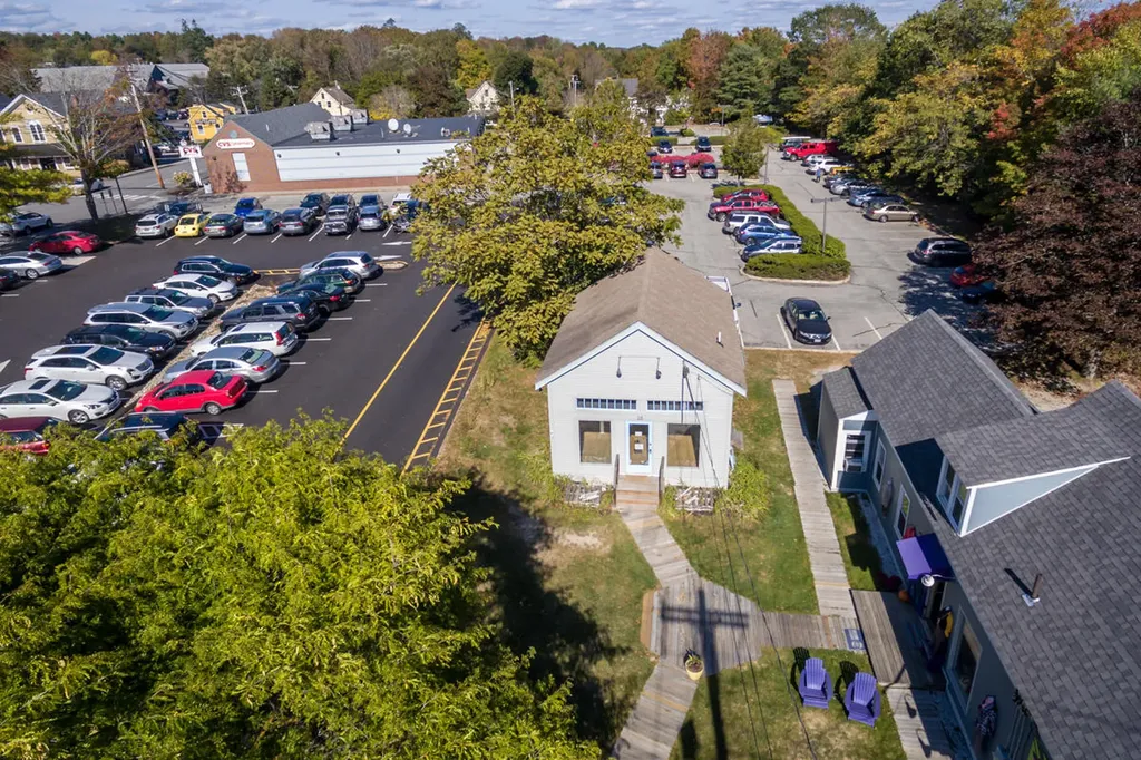25 Bow Street Freeport ME 04032