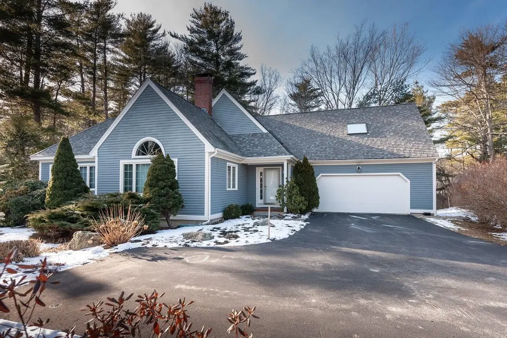 12 Linden Lane York ME 03909