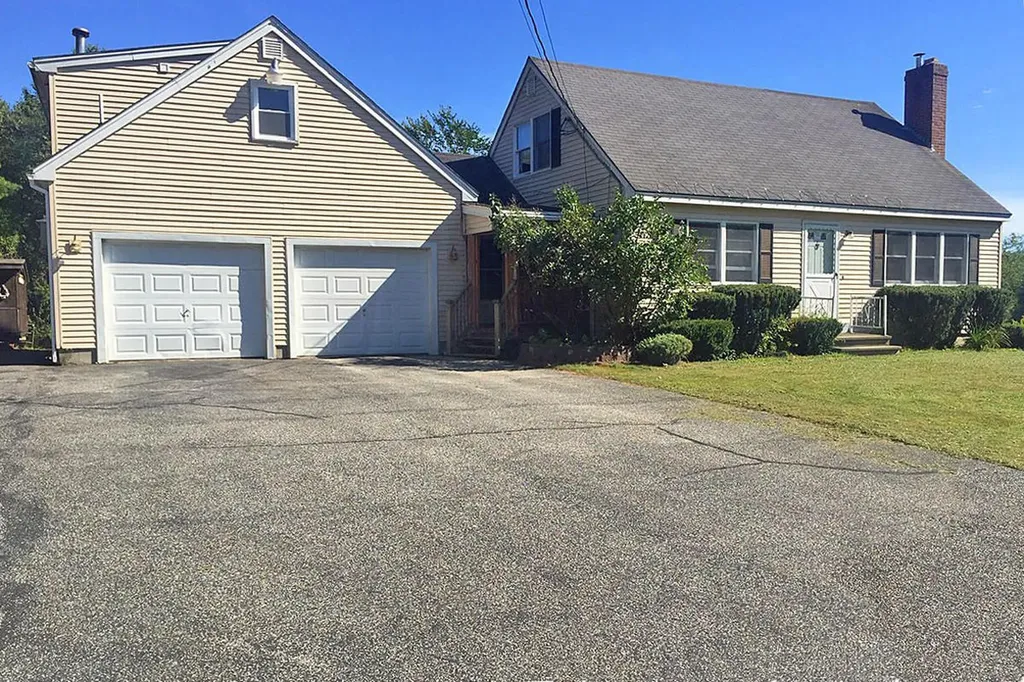 403 Hallowell Road Pownal ME 04069