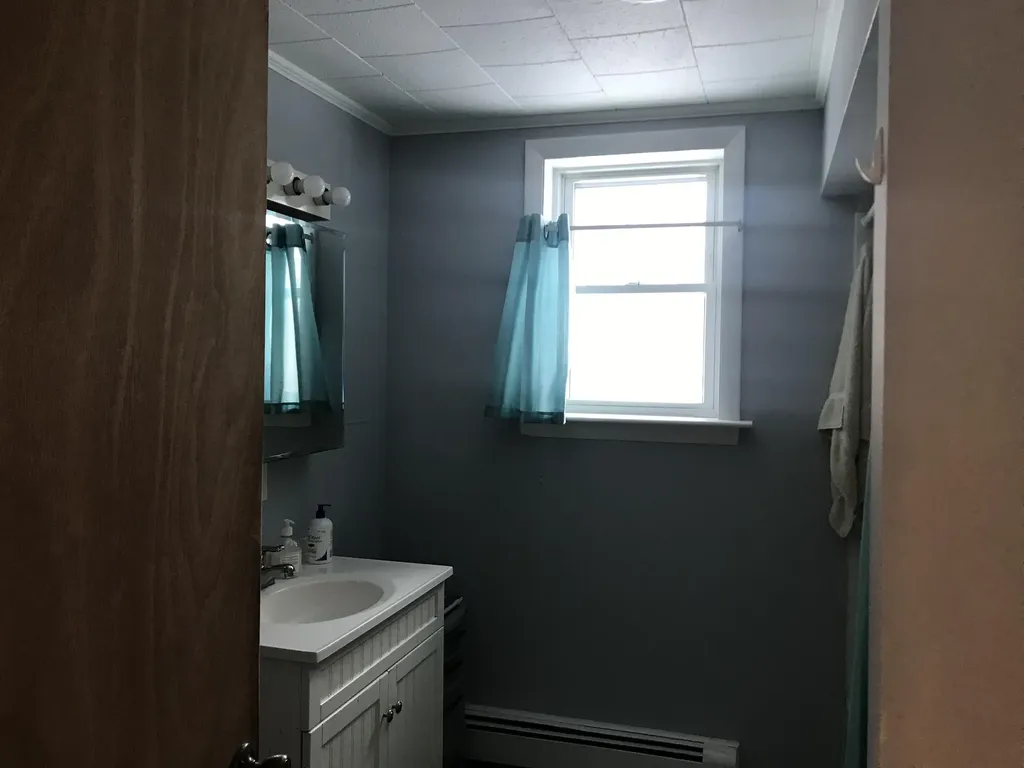 19 Ferry Road Lisbon ME 04250