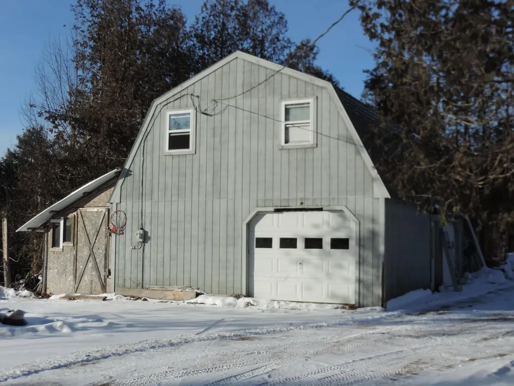 246 Pratt Road Newport ME 04953