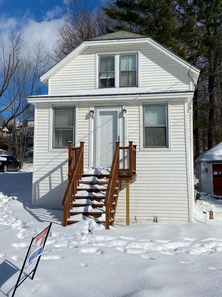 12 Lincoln Street Dexter ME 04930
