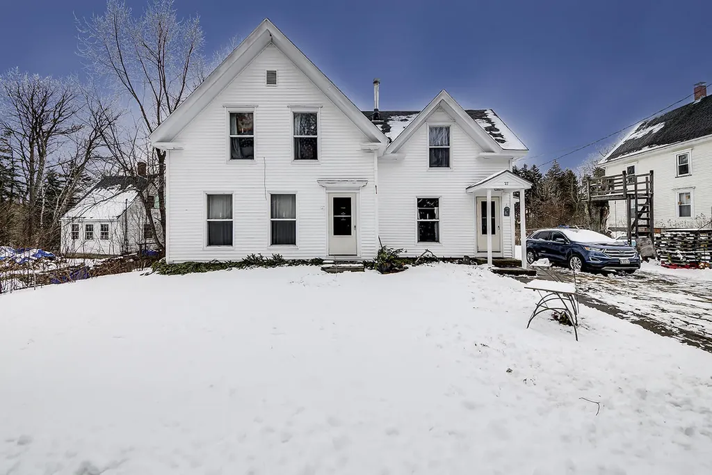 27 Watts Avenue Saint George ME 04860