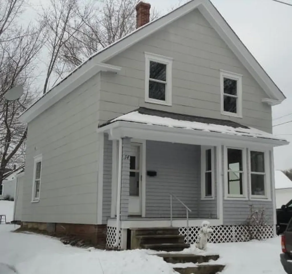 14 Earle Street Lisbon ME 04252