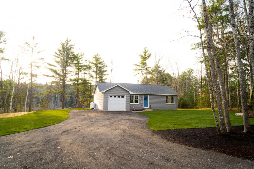 21 Hillside Place Boothbay ME 04537