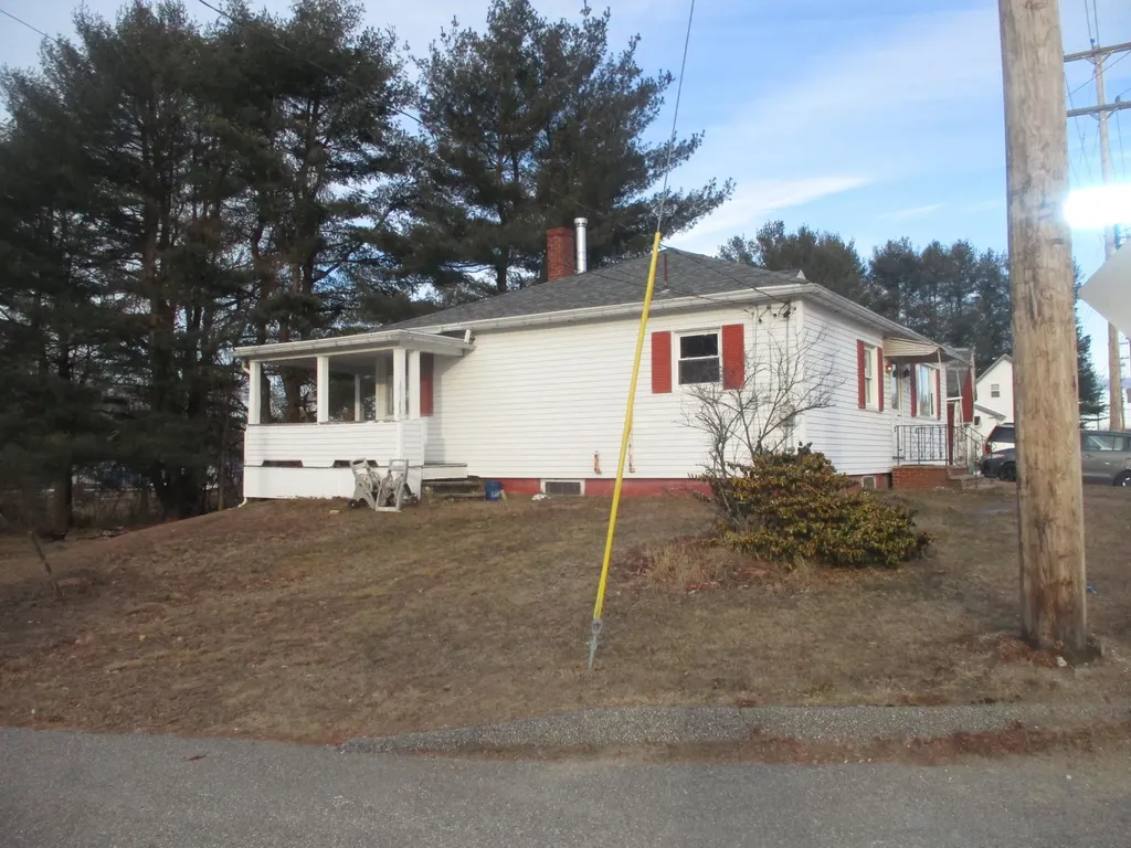 19 River Road Lewiston ME 04240