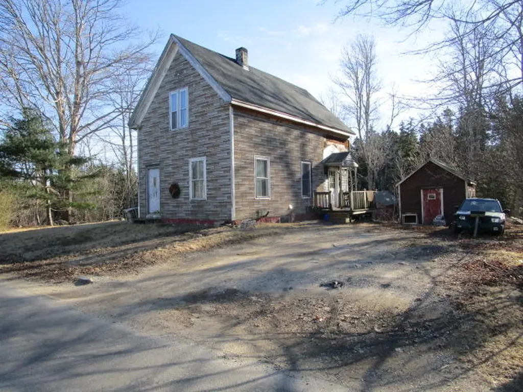141 E Main Street Vinalhaven ME 04863