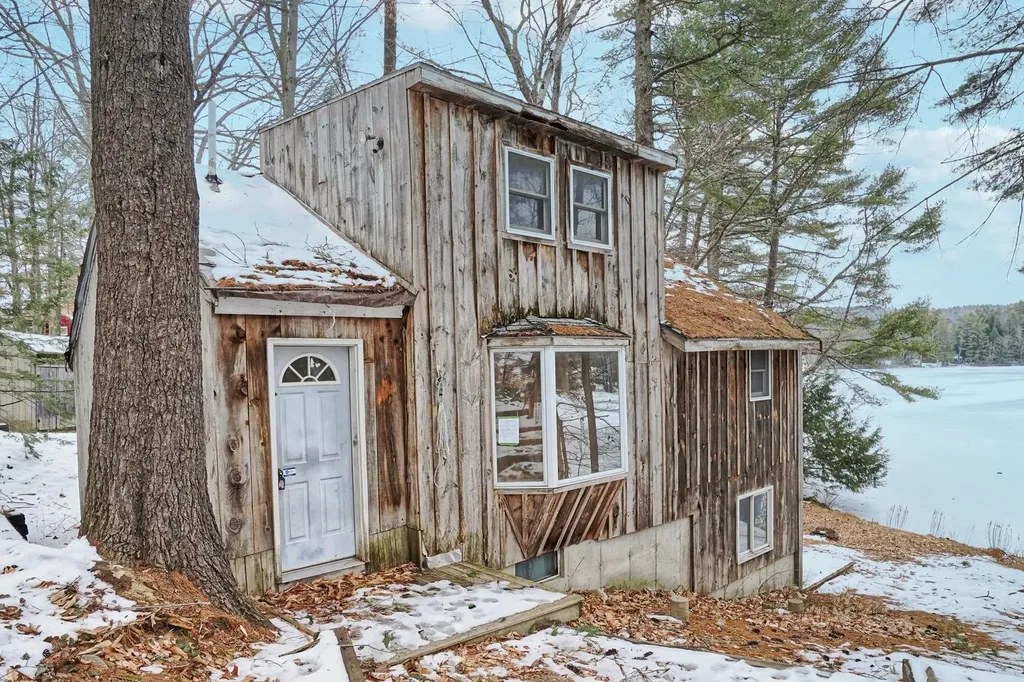 91 Swans Road Raymond ME 04071