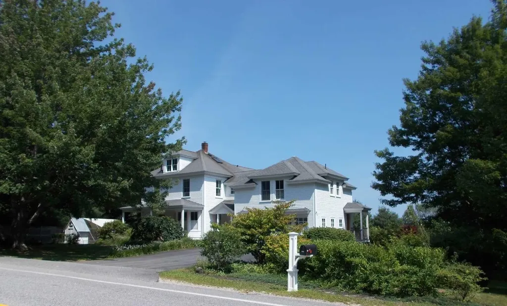 541 E Main Street Yarmouth ME 04096