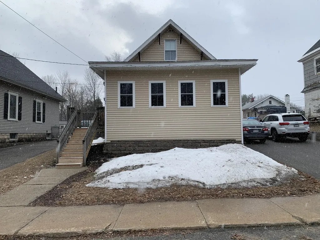105 School Street Sanford ME 04073