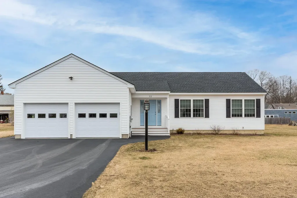 22 Sunset Avenue North Berwick ME 03906