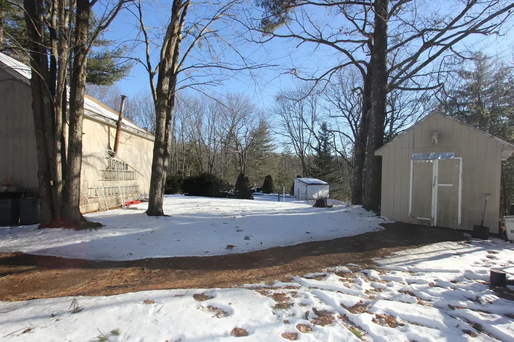 28 Canterbury Lane Turner ME 04282
