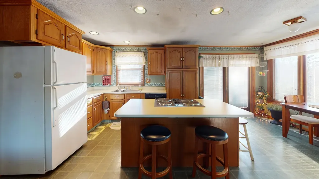 28 Canterbury Lane Turner ME 04282