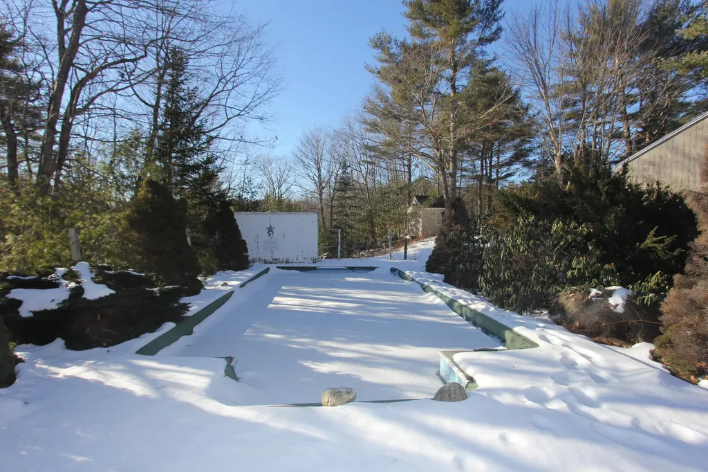 28 Canterbury Lane Turner ME 04282