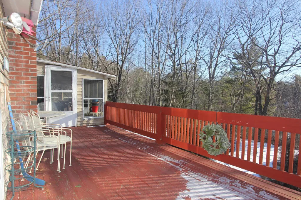 28 Canterbury Lane Turner ME 04282