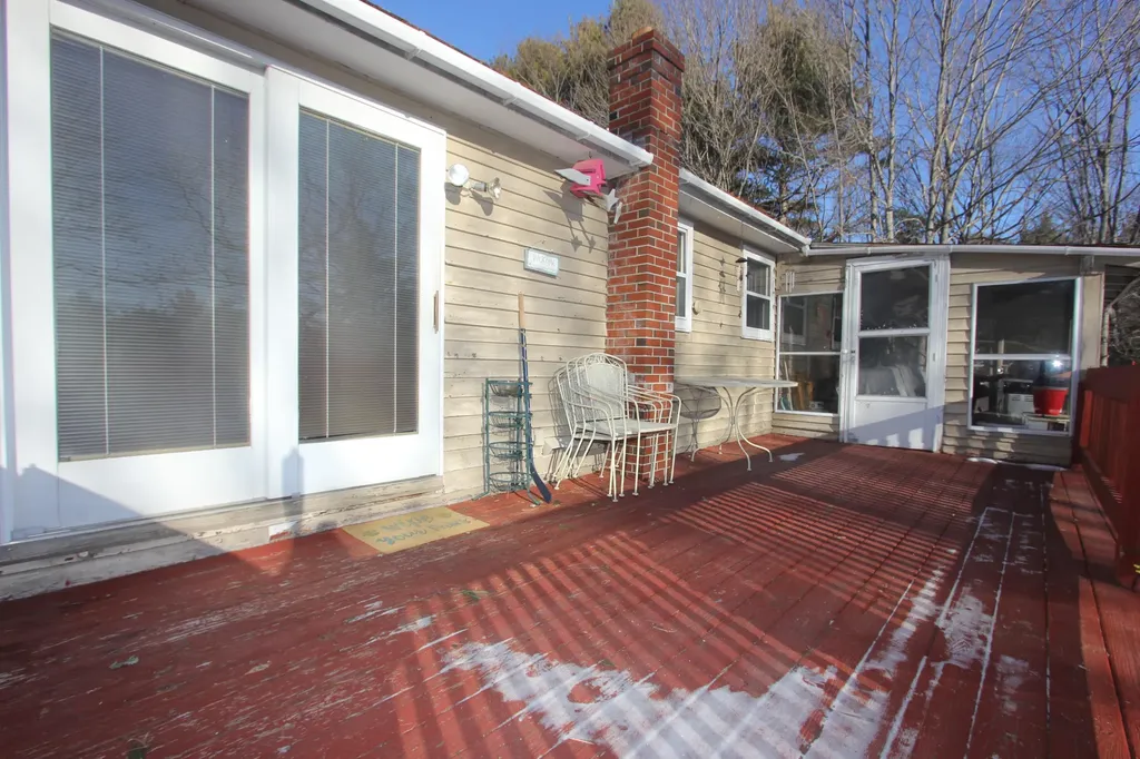28 Canterbury Lane Turner ME 04282